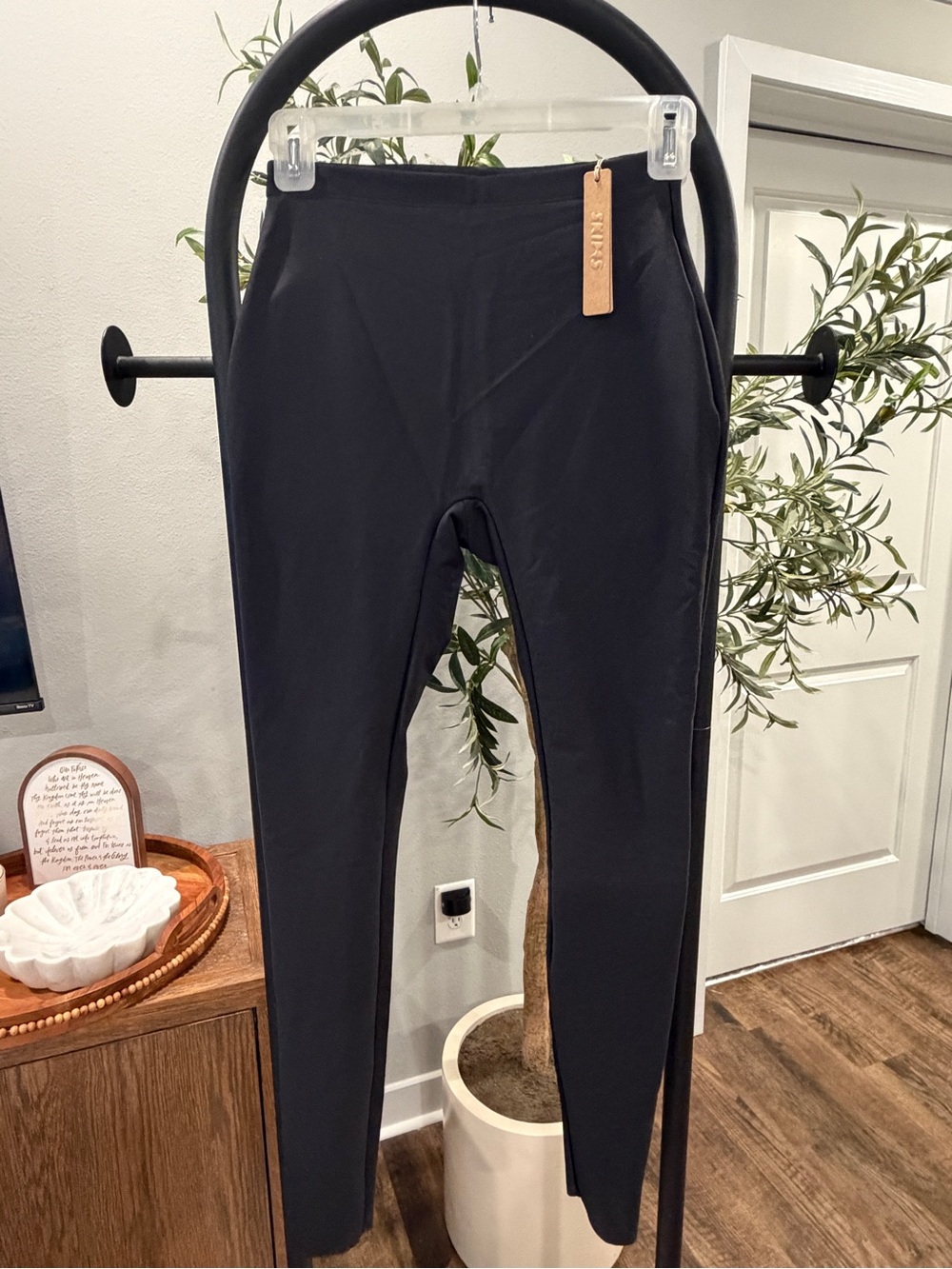 SKIMS BUTT ENHANCING PADDED Leggings